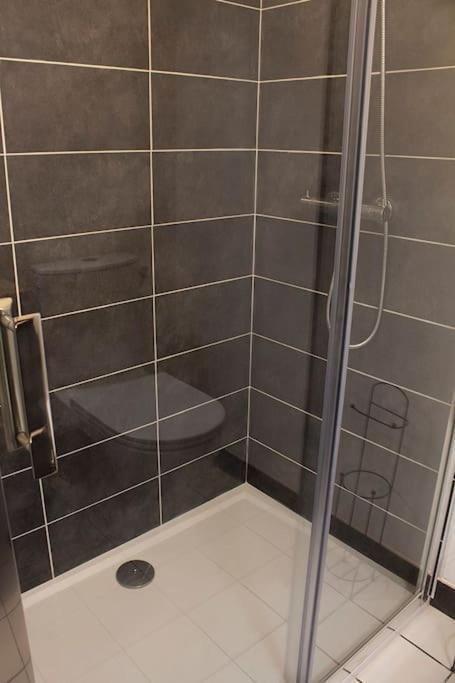 Logement Entier 50 M² Proche Centre Ville Morlaix Luaran gambar